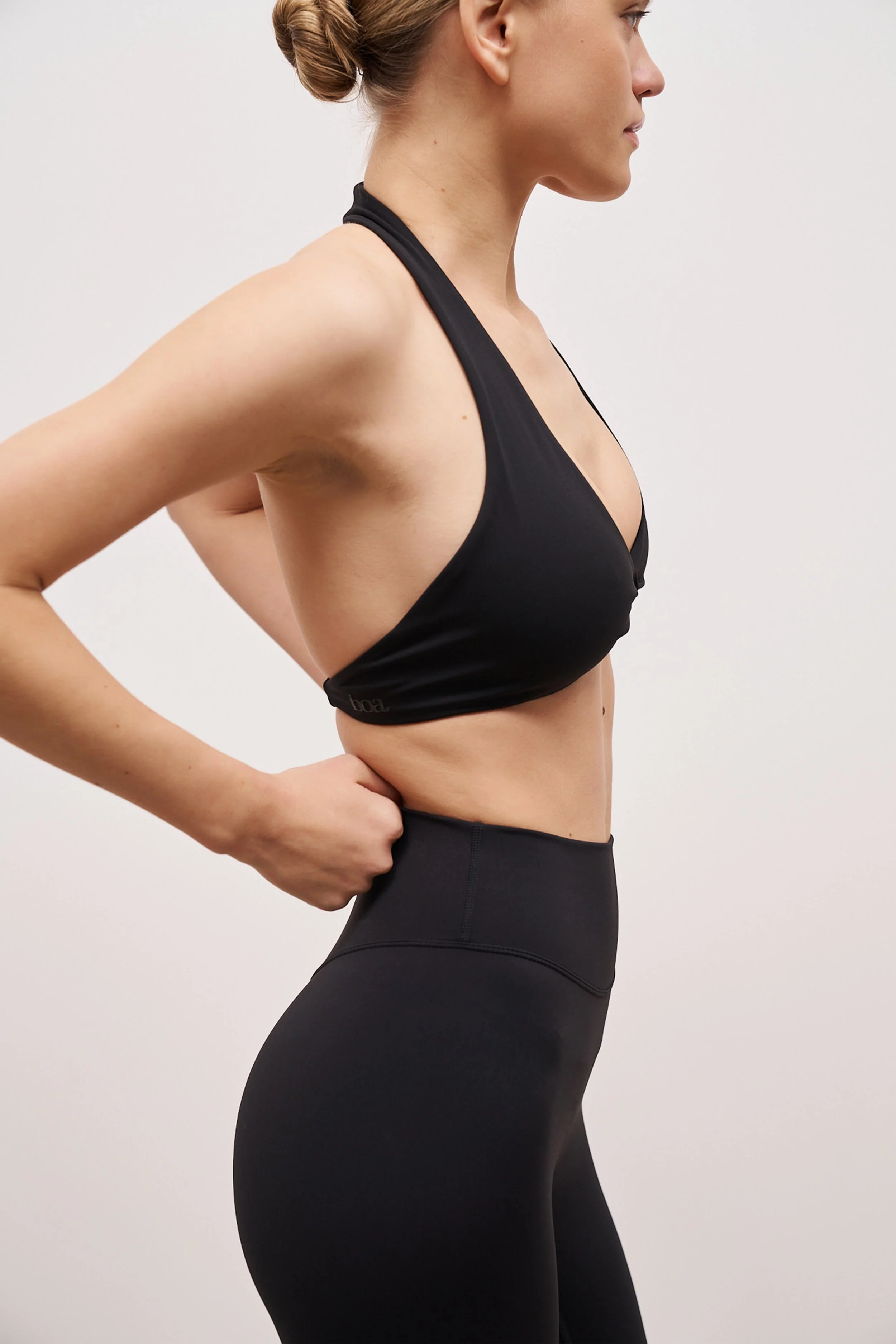 Base Sculpting Twist Front Bra - Black - Image 5